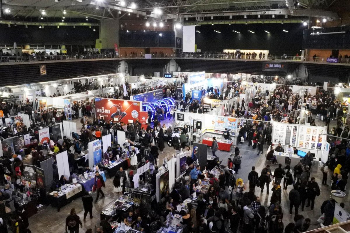 Πλήθος κόσμου στο AthensCon, το μεγαλύτερο συνέδριο κόμικς και ποπ κουλτούρας στην Ελλάδα
