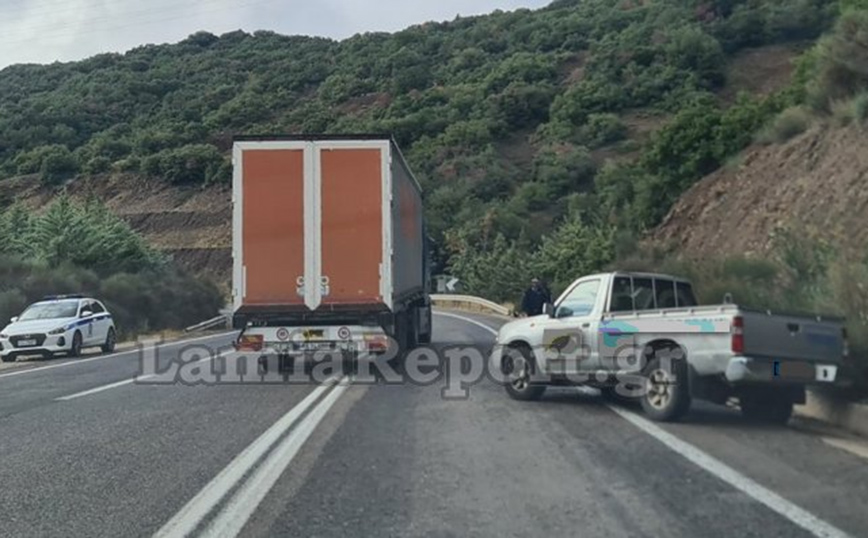 Τροχαίο με έναν σοβαρά τραυματία στις στροφές του Δομοκού Τροχαίο με έναν σοβαρά τραυματία στις στροφές του Δομοκού