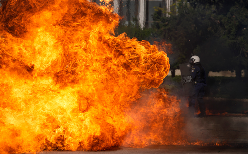 Οπαδική βία: Άγρια επεισόδια στο Ηράκλειο και δύο συλλήψεις