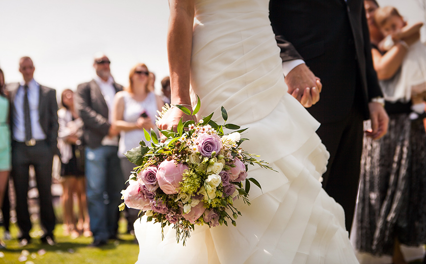 Στην Κρήτη οι γάμοι ανακοινώνονται με&#8230; ντουντούκα: To Viral προσκλητήριο γάμου στα Ανώγεια