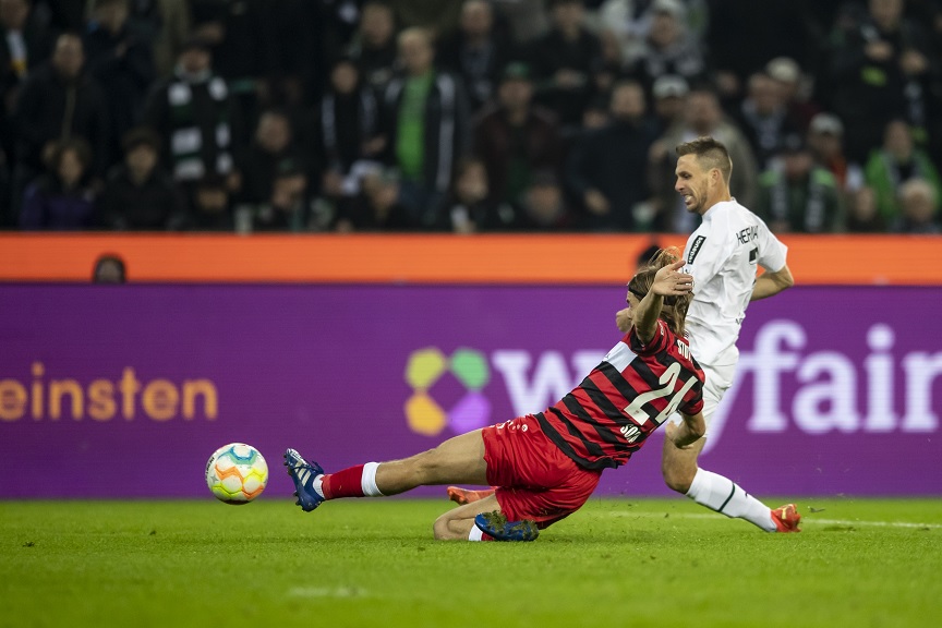 Bundesliga: Ο Μαυροπάνος δεν μπόρεσε να σταματήσει την Γκλάντμπαχ – Τα «πουλάρια» νίκησαν με 3-1 την Στουτγκάρδη