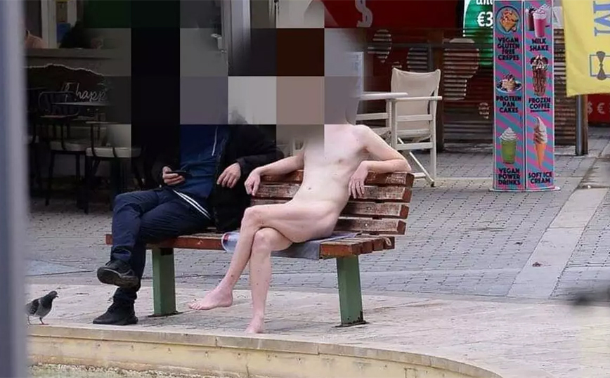 Κρήτη: Βγήκε γυμνός και άραξε σε παγκάκι στο κέντρο του Ηρακλείου