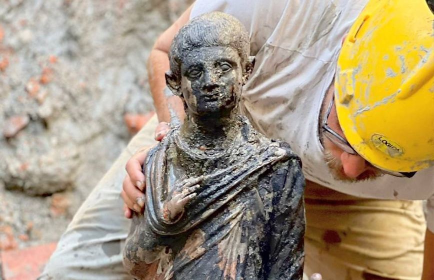 Σημαντική ανακάλυψη στην Τοσκάνη: Βρέθηκαν 24 μπρούντζινα ρωμαϊκά και ετρουσκικά αγάλματα