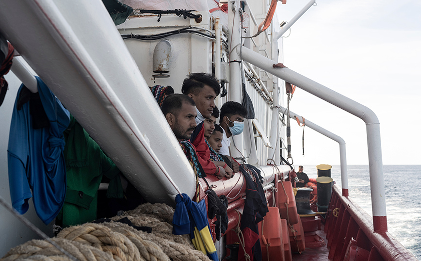 Γαλλία: Έφτασε στο λιμάνι της Τουλόν το Ocean Viking με τους 234 μετανάστες