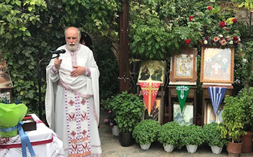 Άγιοι Ισίδωροι Λυκαβηττού: Απομακρύνθηκε ο παπά Δημήτρης – Επιστρέφει στην ενορία του