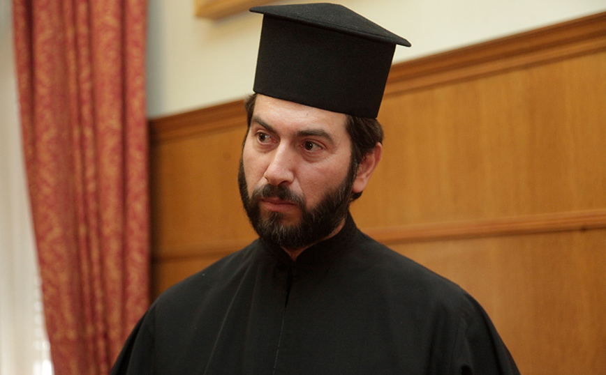 «Κιβωτός του Κόσμου»: «Δεχόμαστε ακόμη απειλές», δηλώνει η μητέρα του 15χρονου, που κατηγορεί τον πατέρα Αντώνιο