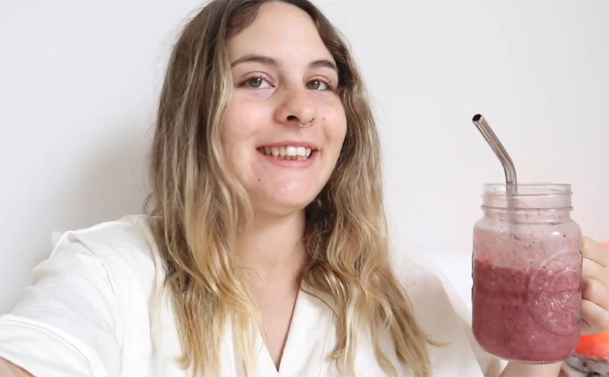 Κάνει τον πλακούντα της… smoothies και ο αρραβωνιαστικός της τα βρίσκει πεντανόστιμα