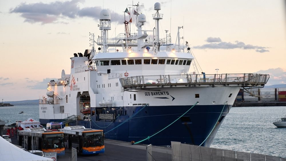 Ιταλία: Συνεχίζεται η κόντρα της Μελόνι με τις ΜΚΟ &#8211; Κι άλλο πλοίο με μετανάστες εισήλθε στο λιμάνι της Κατάνης