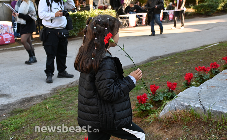 Πολυτεχνείο: Άνοιξαν οι πύλες για τις τριήμερες εκδηλώσεις &#8211; Δείτε φωτογραφίες στο Newsbeast