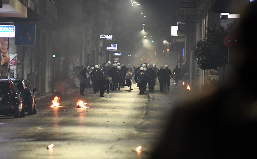 Επεισόδια για το Πολυτεχνείο στην Πάτρα: Στο εισαγγελέα οι τέσσερις συλληφθέντες