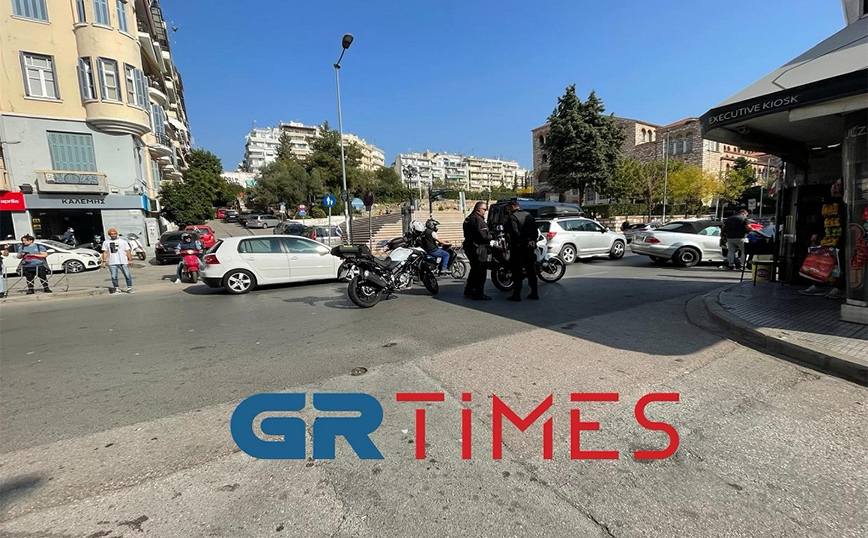 Τροχαίο ατύχημα με τραυματία στην Αγ. Δημητρίου Τροχαίο ατύχημα με τραυματία στην Αγ. Δημητρίου