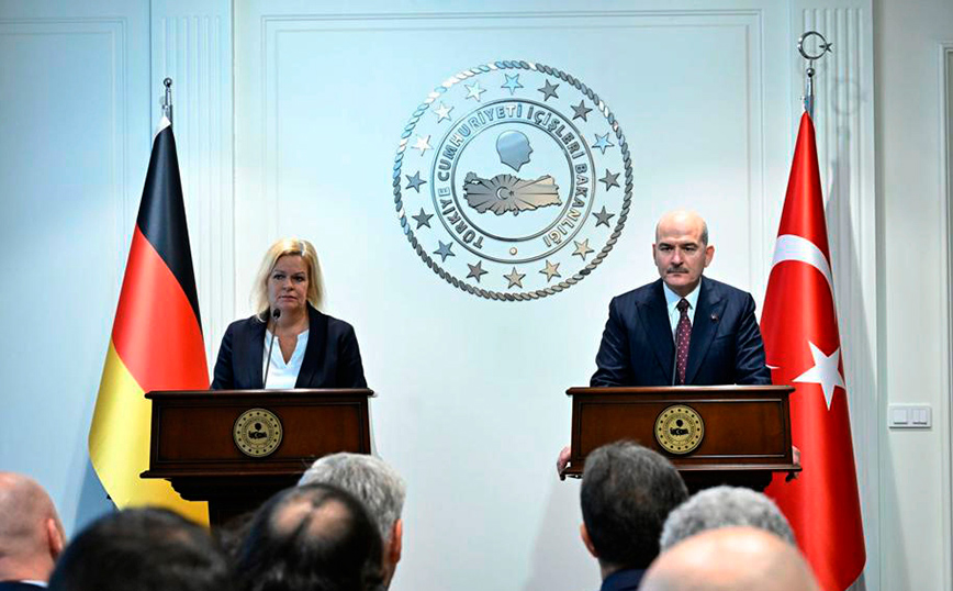 «Θερμό επεισόδιο» Σοϊλού με την υπουργό Εσωτερικών της Γερμανίας για τις τουρκικές επιθέσεις σε Συρία και Ιράκ