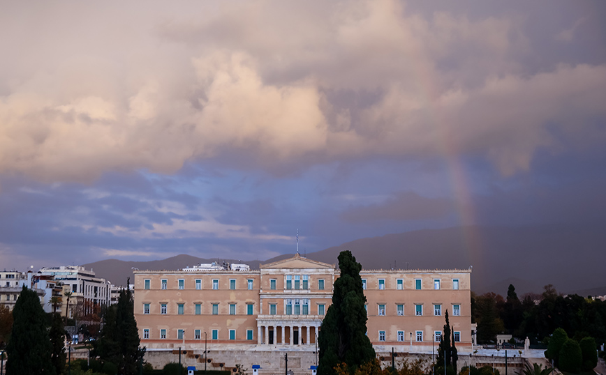 Δύο υπερσύγχρονα συστήματα αναχαίτισης drones θα τοποθετήσει η ΕΛΑΣ πάνω από τη Βουλή και το αεροδρόμιο «Ελ. Βενιζέλος»