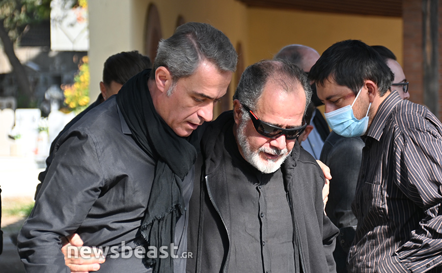 Ηλίας Ζερβός: Θλίψη στην κηδεία του ηθοποιού Ηλίας Ζερβός: Θλίψη στην κηδεία του ηθοποιού