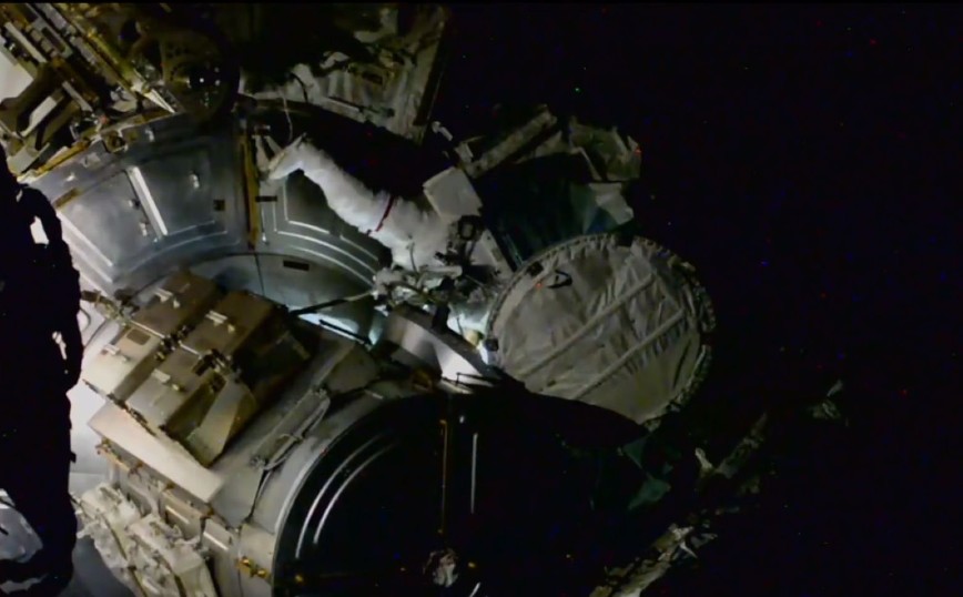 NASA: Δυο αστροναύτες έκαναν βόλτα στο διάστημα – Εντυπωσιακό βίντεο