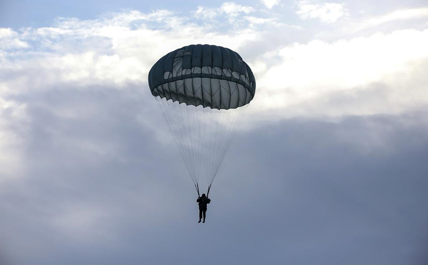 Επίσκεψη Αρχηγού ΓΕΕΘΑ στο Κέντρο Εκπαίδευσης Ειδικών Δυνάμεων και Συντήρηση Ικανότητας Αλεξιπτωτιστή Επίσκεψη Αρχηγού ΓΕΕΘΑ στο Κέντρο Εκπαίδευσης Ειδικών Δυνάμεων και Συντήρηση Ικανότητας Αλεξιπτωτιστή