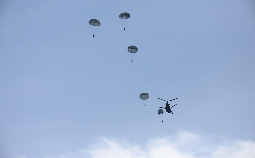 Επίσκεψη Αρχηγού ΓΕΕΘΑ στο Κέντρο Εκπαίδευσης Ειδικών Δυνάμεων και Συντήρηση Ικανότητας Αλεξιπτωτιστή Επίσκεψη Αρχηγού ΓΕΕΘΑ στο Κέντρο Εκπαίδευσης Ειδικών Δυνάμεων και Συντήρηση Ικανότητας Αλεξιπτωτιστή