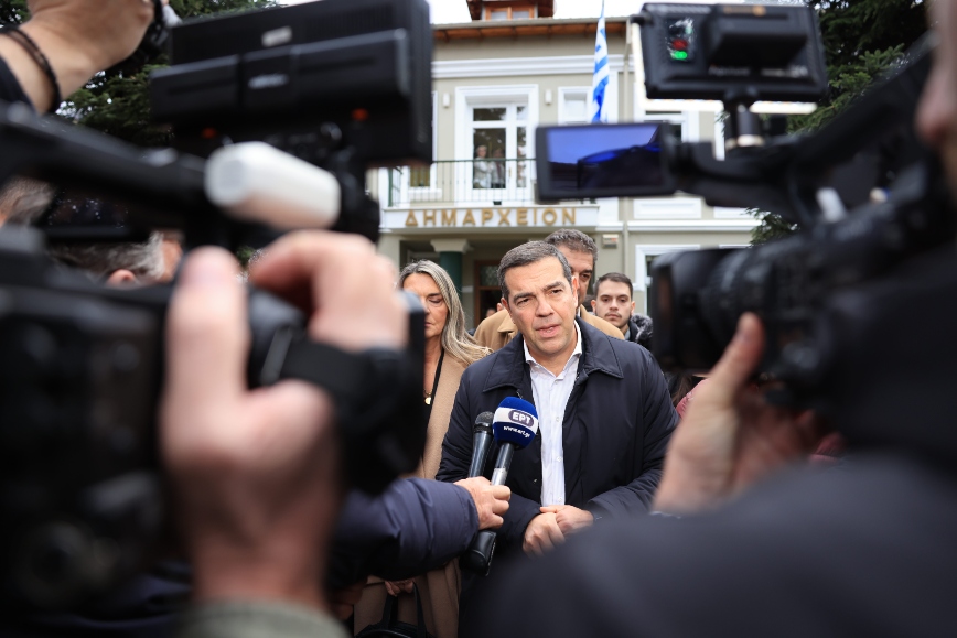 Τσίπρας: Δεν μπορούμε να αποδεχόμαστε ότι θα έχουμε συνανθρώπους μας να μένουν αβοήθητοι στο κρύο και στην παγωνιά
