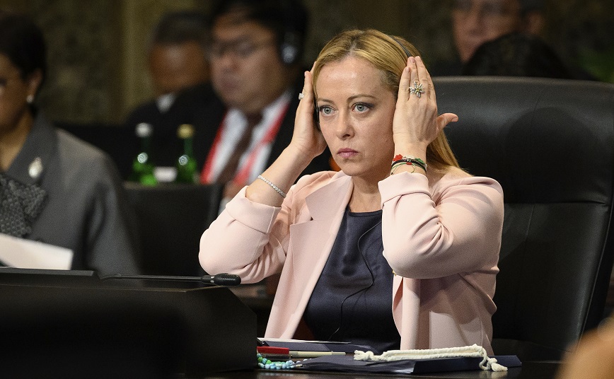 Η Μελόνι στηρίζει τον Σαλβίνι: Είναι αδιανόητο να καταδικαστεί επειδή έκανε τη δουλειά του με τους μετανάστες