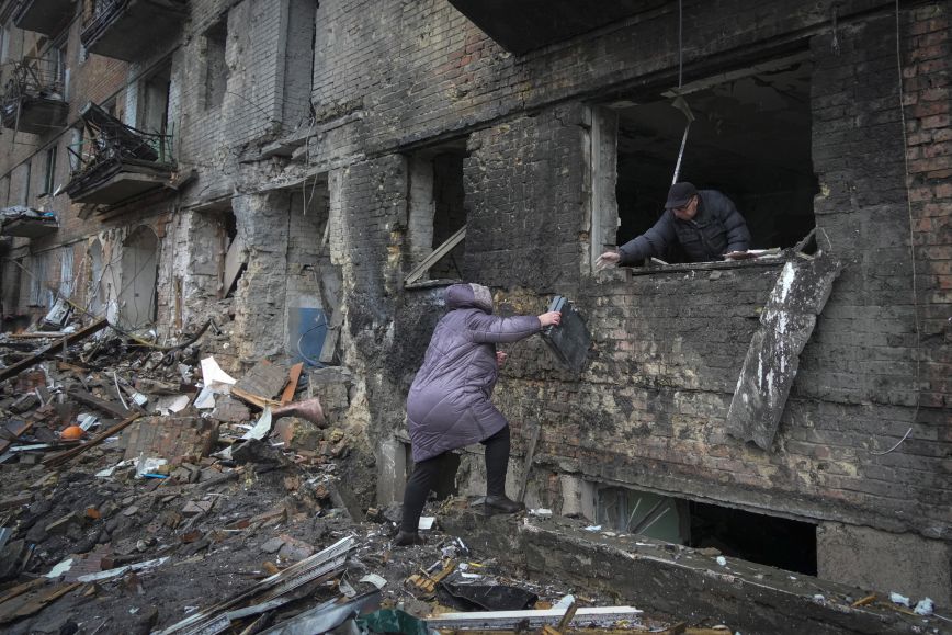 Πόλεμος στην Ουκρανία: Αποκαταστάθηκαν μετρό και νερό μετά τα ρωσικά χτυπήματα στο Κίεβο