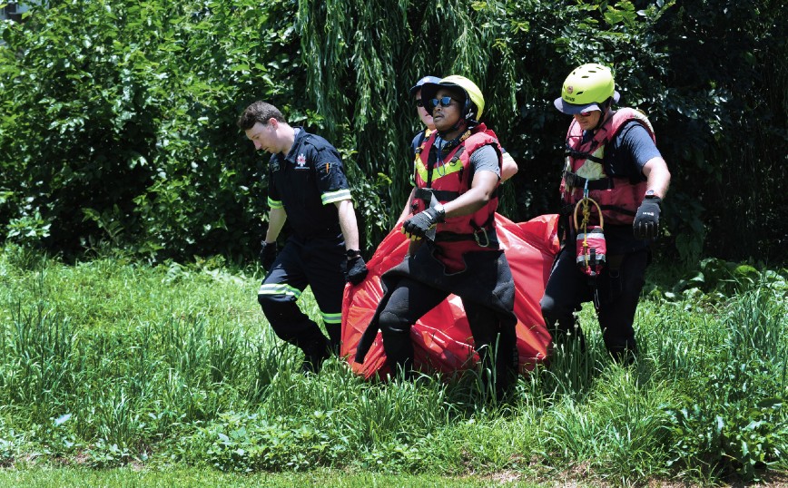 Γιοχάνεσμπουργκ: Δεκατέσσερις άνθρωποι που συμμετείχαν σε θρησκευτικές τελετές σε ποταμό έχασαν τη ζωή τους από πλημμύρα