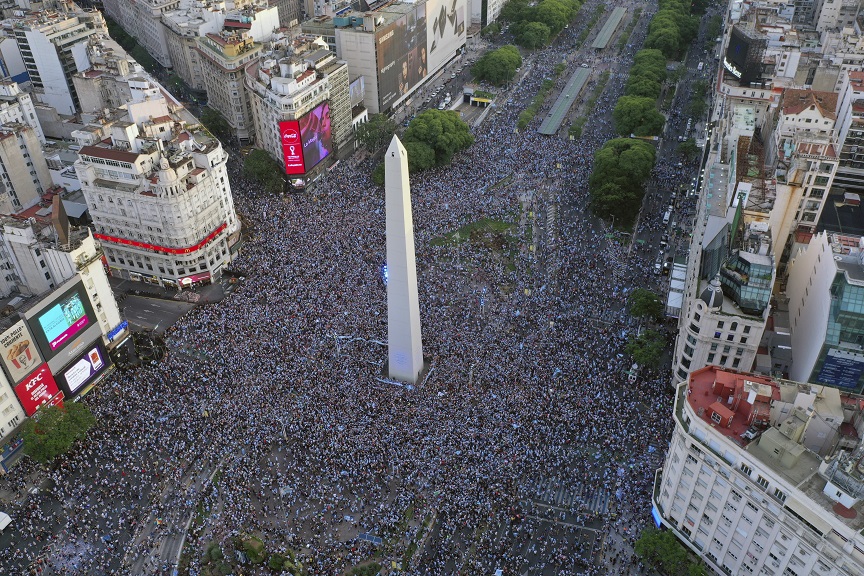 Μουντιάλ 2022: Παροξυσμός στο Μπουένος Άιρες για την πρόκριση της Αργεντινής στον τελικό