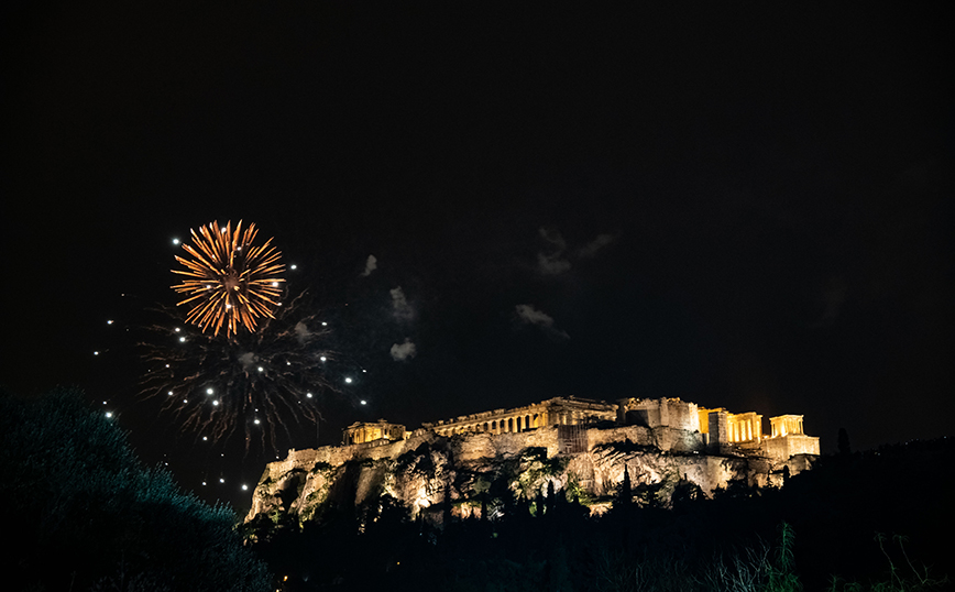 Στο Σύνταγμα με Μάριο Φραγκούλη και Γιώργο Περρή θα αλλάξει χρόνο η Αθήνα &#8211; Πάρτι μέχρι το πρωί στη Βαρβάκειο