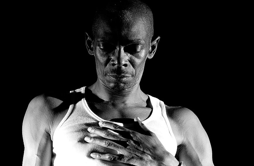 Πέθανε ο τραγουδιστής των Faithless Maxi Jazz