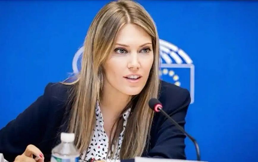 Η Εύα Καϊλή βρέθηκε με 160.000 ευρώ σε σακούλες στο σπίτι στις Βρυξέλλες – Θα οδηγηθεί στις φυλακές του Σαιν-Ζιλ