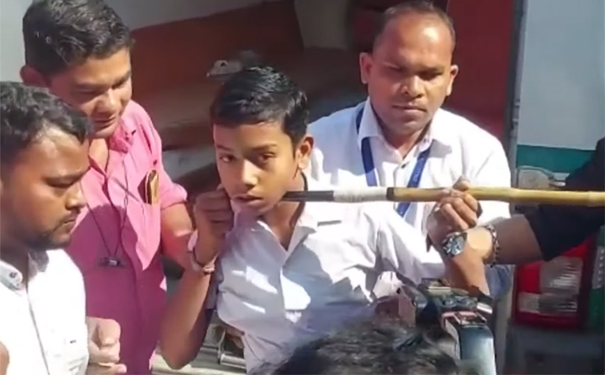 Ακόντιο καρφώθηκε στο λαιμό 14χρονου στην Ινδία και δεν έχασε καν τις αισθήσεις του