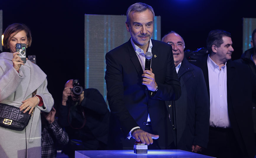 Φωταγώγηση του Χριστουγεννιάτικου δέντρου στην Θεσσαλονίκη Φωταγώγηση του Χριστουγεννιάτικου δέντρου στην Θεσσαλονίκη