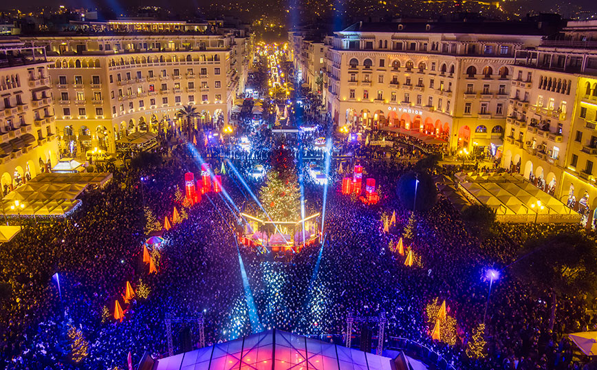 Φωταγώγηση του Χριστουγεννιάτικου δέντρου στην Θεσσαλονίκη Φωταγώγηση του Χριστουγεννιάτικου δέντρου στην Θεσσαλονίκη