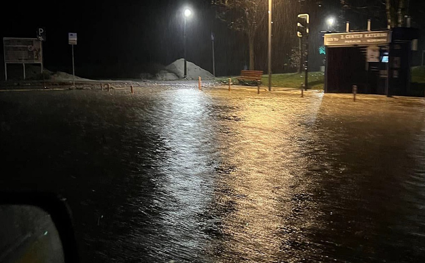 Kακοκαιρία Άριελ: Έγινε λιμνοθάλασσα το παραλιακό μέτωπο της Πιερίας Kακοκαιρία Άριελ: Έγινε λιμνοθάλασσα το παραλιακό μέτωπο της Πιερίας