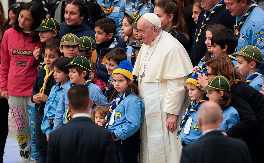 Πάπας Φραγκίσκος: Ας σκεφτούμε τα πολλά παιδιά στην Ουκρανία που υποφέρουν