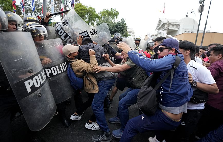 Περού: Βίαια επεισόδια με μια έφηβη νεκρή κατά τη διάρκεια διαδηλώσεων εναντίον της νέας προέδρου