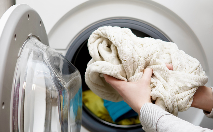 Το λάθος που μάλλον κάνεις με το πλυντήριο και τα ρούχα βγαίνουν βρώμικα