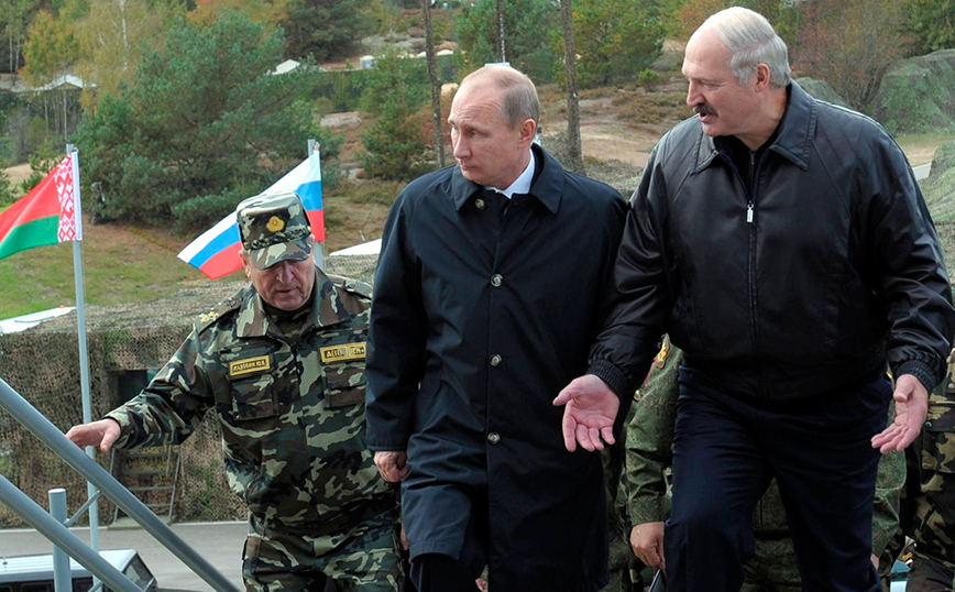 Συνάντηση Πούτιν &#8211; Λουκασένκο: Φόβοι ότι η Ρωσία μπορεί να παρασύρει στον πόλεμο τη Λευκορωσία