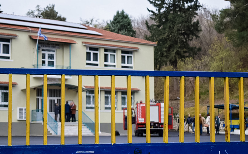 Σέρρες: Ανοίγει ξανά το σχολείο μετά την τραγωδία με τον 11χρονο μαθητή που σκοτώθηκε από την έκρηξη