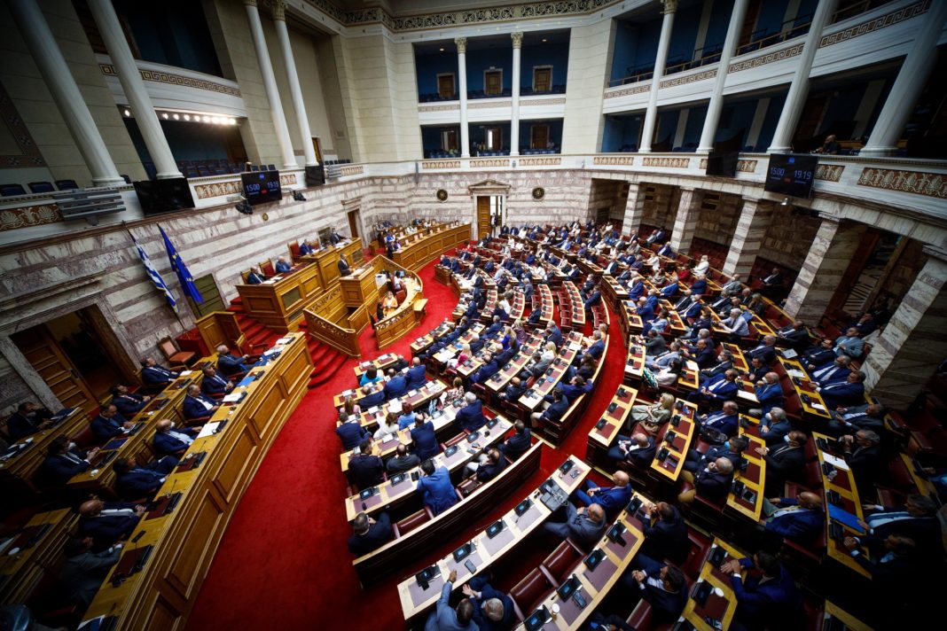 Δείτε Live: Ο πρωθυπουργός Κυριάκος Μητσοτάκης μιλά στη Βουλή για τον προϋπολογισμό