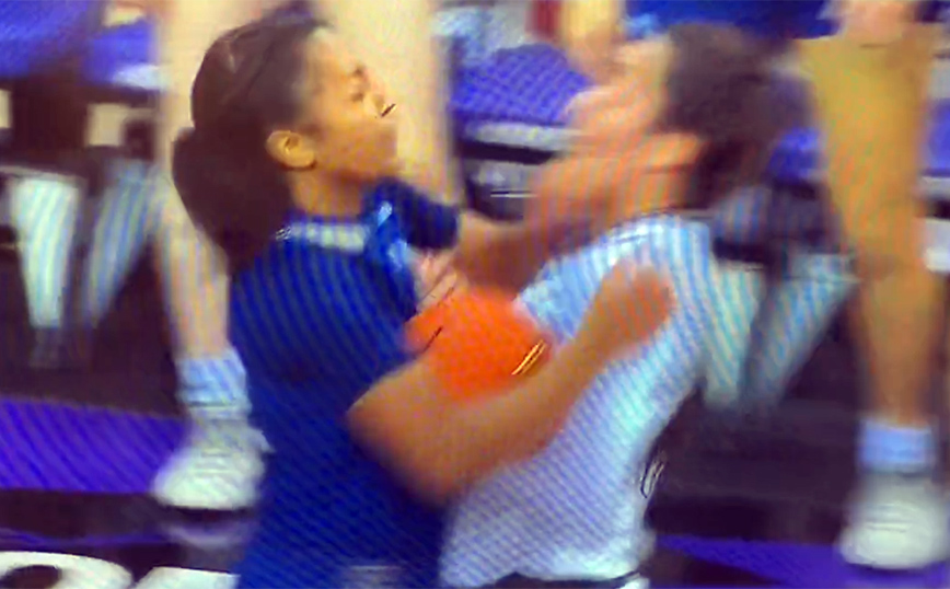 Άγριος καβγάς σε γυναικείο αγώνα μπάσκετ στις ΗΠΑ – Δείτε βίντεο