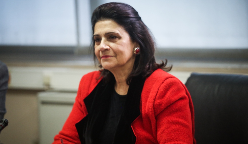Έτοιμη να διεκδικήσει και πάλι την επανεκλογή της ως Περιφερειάρχης Ιονίων Νήσων εμφανίζεται η Ρόδη Κράτσα