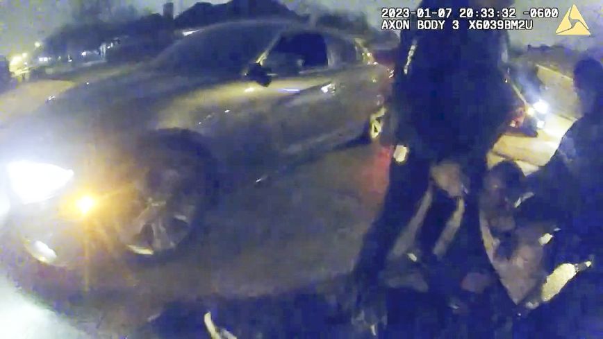 Σκληρές εικόνες: Στη δημοσιότητα το βίντεο της βίαιης σύλληψης του Τάιρ Νίκολς