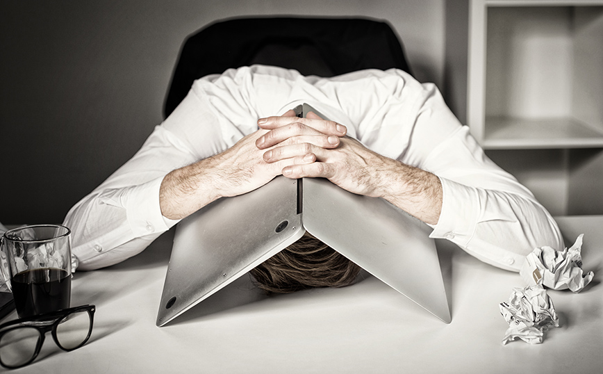 Εργασιακό Burnout: Τα προειδοποιητικά σημάδια και πώς να το αντιμετωπίσεις