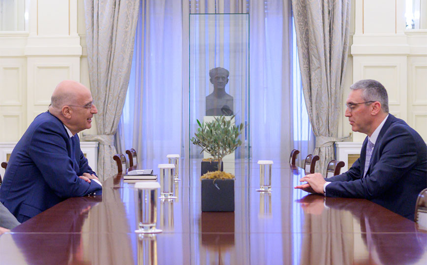 Ο Νίκος Δένδιας αποχαιρέτησε τον πρέσβη της Τουρκίας – Συζήτησαν τις ελληνοτουρκικές σχέσεις