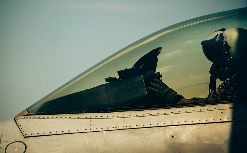 Οι Ουκρανοί πιλότοι θα χρειαστούν έξι μήνες για να μάθουν να πετούν τα F-16