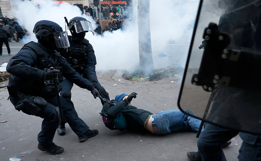 Διαδηλώσεις στη Γαλλία για τις συντάξεις Διαδηλώσεις στη Γαλλία για τις συντάξεις