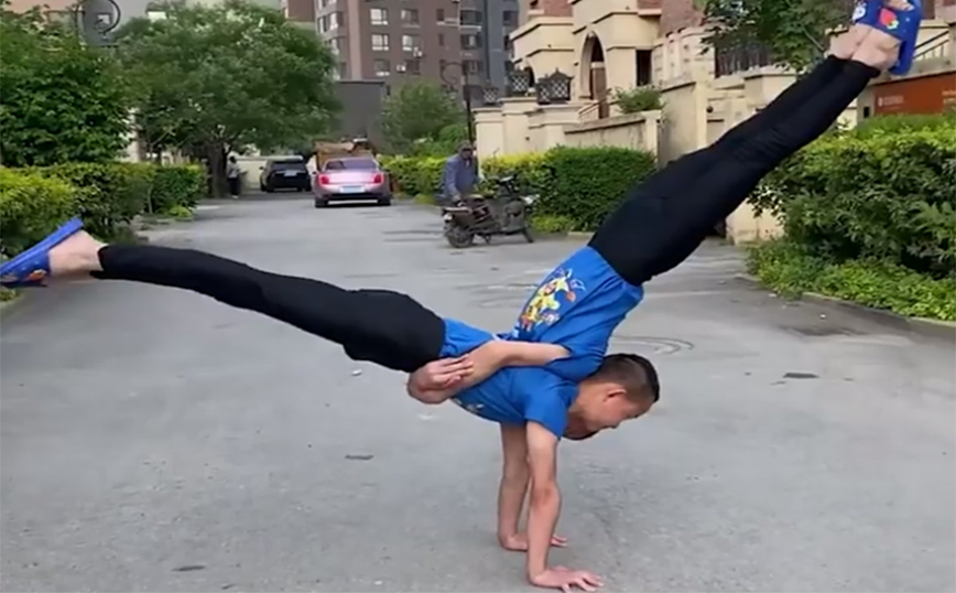 Δίπλα στη λέξη «ευλυγισία» στο λεξικό θα μπορούσε να έχει το όνομά τους