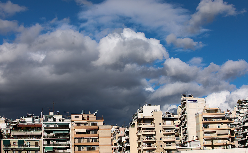 Καιρός: Πέφτει η θερμοκρασία – Πού θα βρέχει και πότε θα αλλάξει το σκηνικό