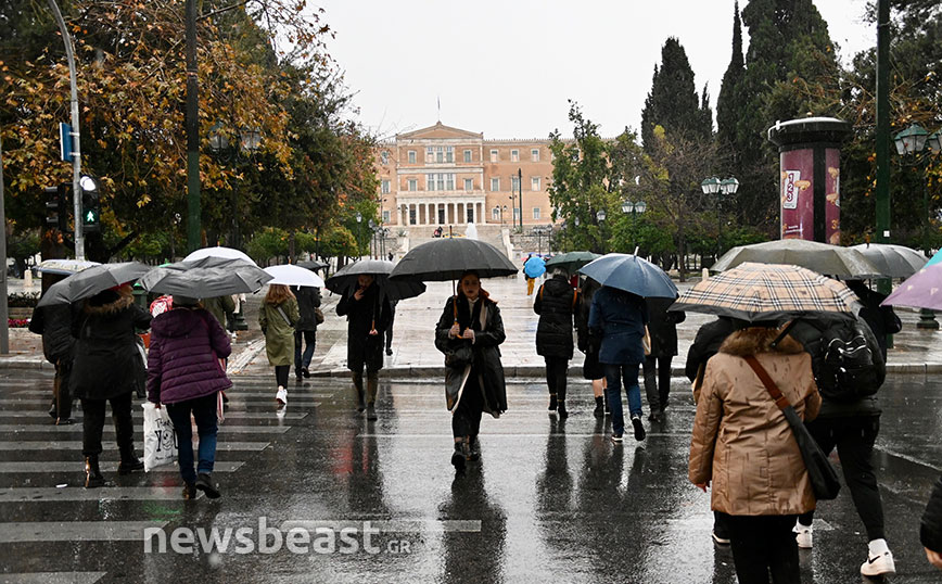 Κακοκαιρία στην Αττική: Πλημμύρισε με νερά και… ομπρέλες η Αθήνα