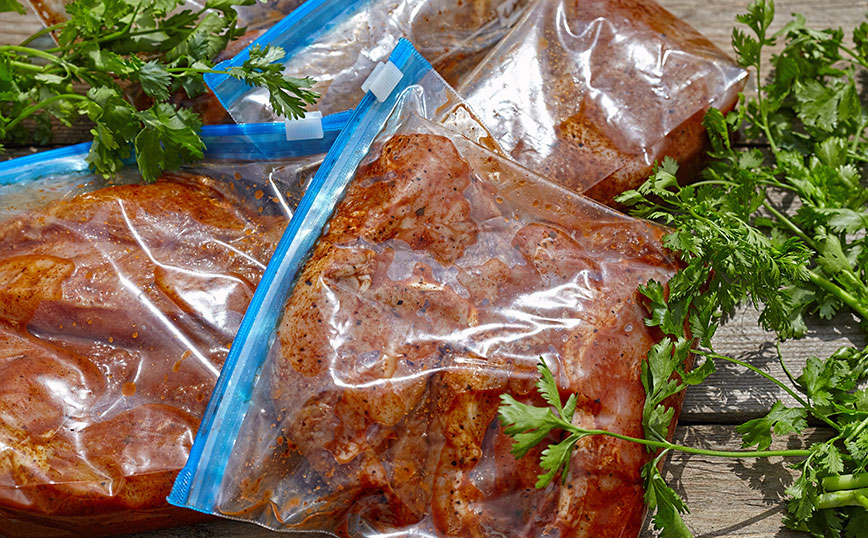 Μαριναρισμένο κοτόπουλο σε σακουλάκια Μαριναρισμένο κοτόπουλο σε σακουλάκια